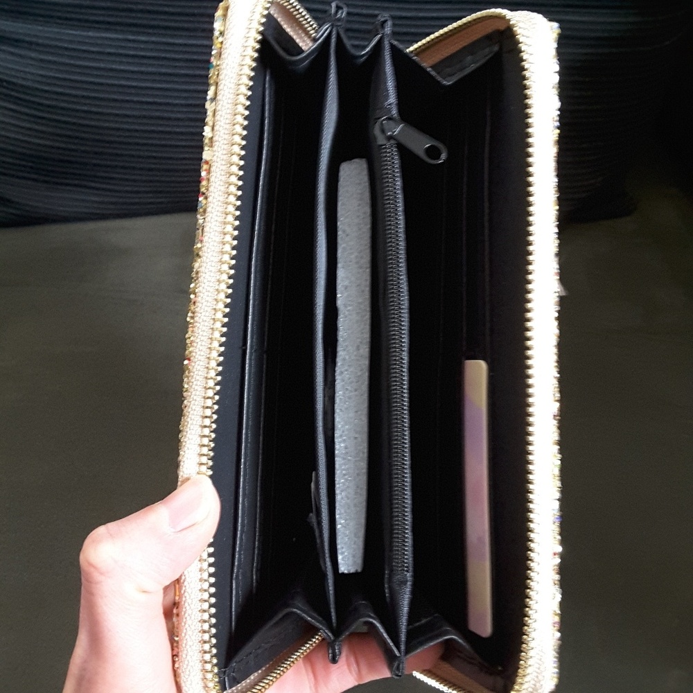 Gold glitter wallet - Picture 4 of 4